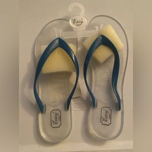 Women jelly slippers sizes 5-10 red, blue, yellow, pink $5/each.